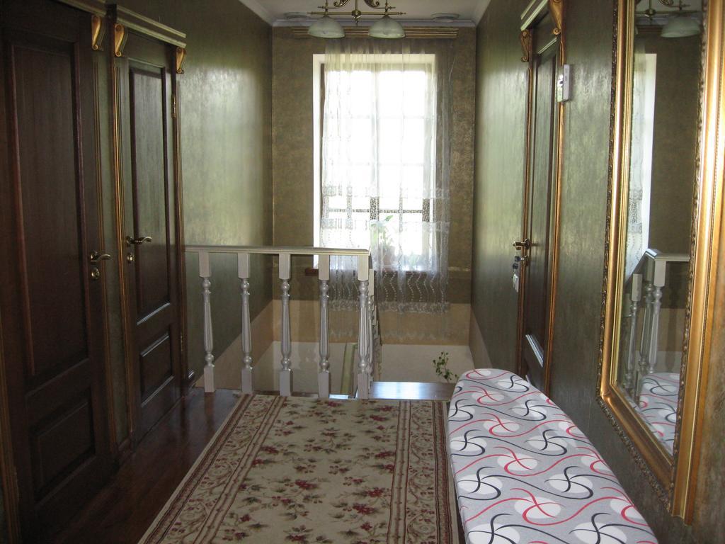 Guesthouse Grand Canyon カームヤネツィ・ポジーリシクィイ エクステリア 写真