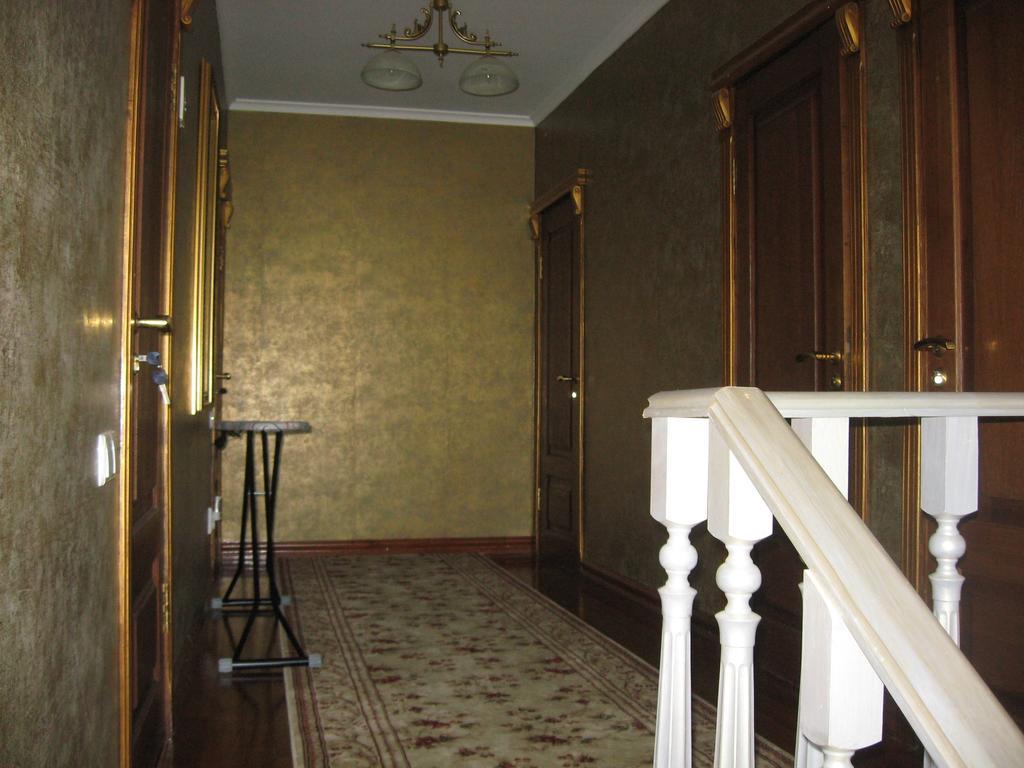 Guesthouse Grand Canyon カームヤネツィ・ポジーリシクィイ エクステリア 写真